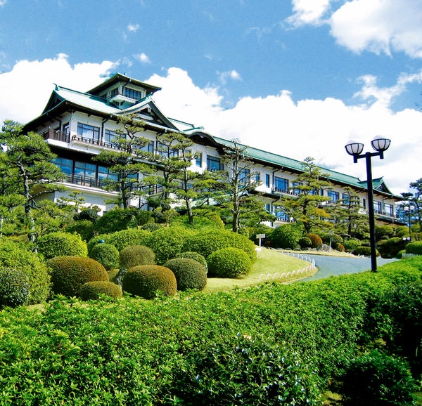 鳳凰の旅【京成船橋発】~憧れのホテルで優雅なひととき~蒲郡クラシックホテルとノリタケの森 1泊2日<コースNo.25-1105>(京成トラベル)1